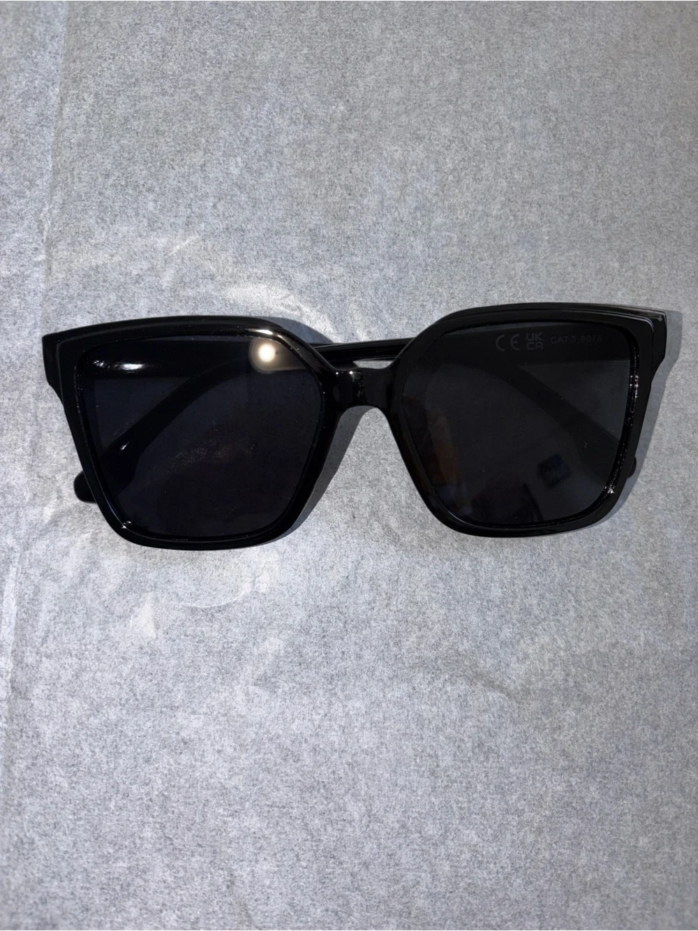 Classic Black Square Sunglasses Unisex Modern Wardrobe Staple